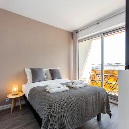 1bdr 4p Stunning Views In Canal St Martin